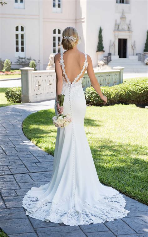 Best Backless Wedding Gown Designs 2023