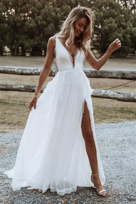 Casual A-Line Wedding Dresses: Trendy Finds