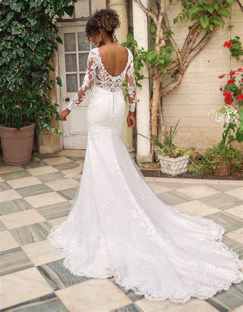 Lace Wedding Dress Back: Unveil the Elegant Secret to Your Perfect Look