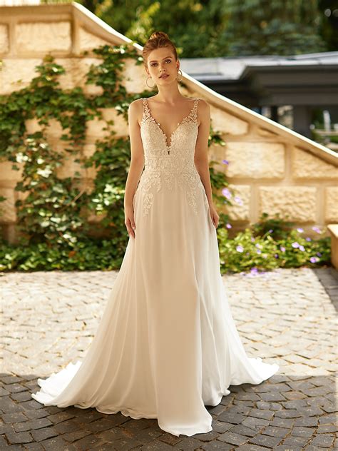 Discover the Perfect Outdoor Wedding Dress: Timeless Elegance for Your Special Day
