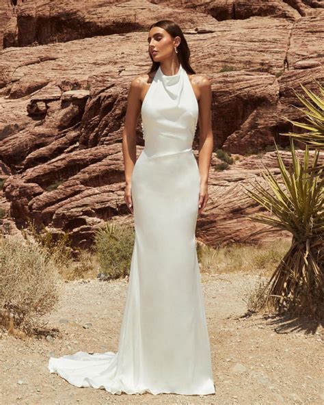 Satin Halter Neck Wedding Dress: Timeless Elegance for Your Special Day